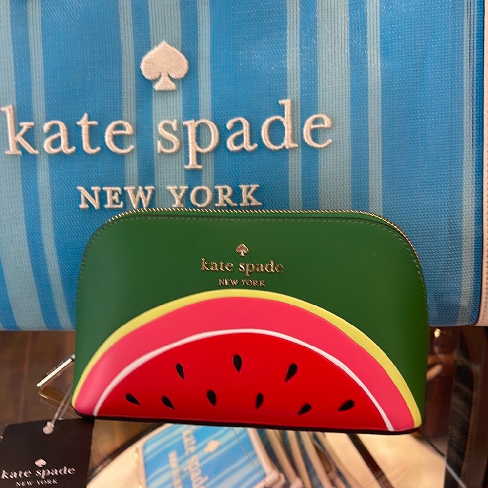 Kate Spade Watermelon Small Cosmetic Case
COLOR:
Multi
NWT - Picture 4 of 16